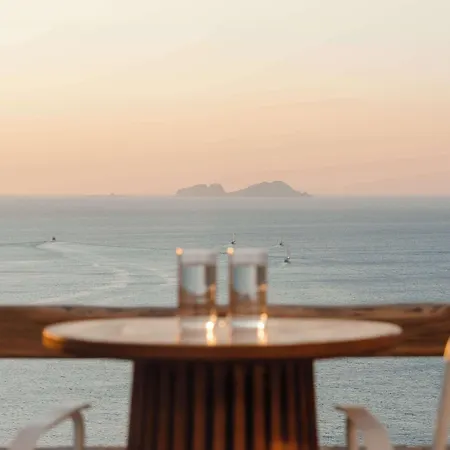 Radisson Blu Euphoria Resort, Mykonos فندق